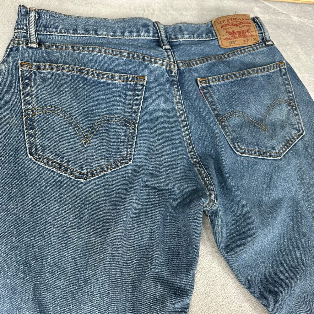 Levi's 505 Jeans Men 36x30 Blue  Straight Fit Medium Wash Denim Pants - Picture 9 of 15
